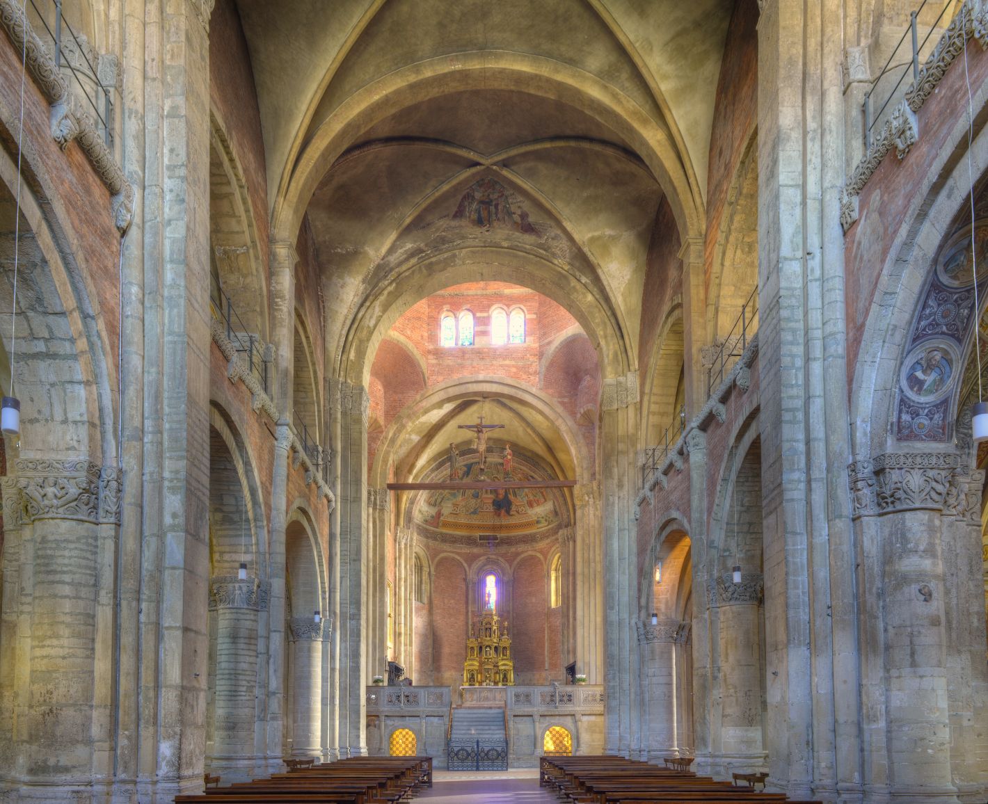 Basilica di San Michele Maggiore in Pavia: Bellezza ed Esperienze